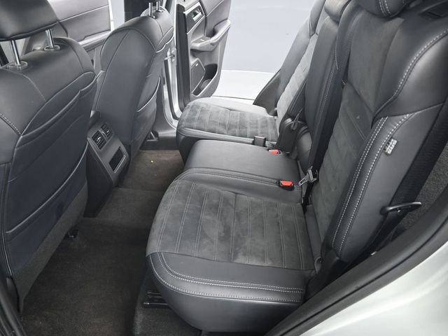 Used 2025 Mitsubishi Outlander SE image 24