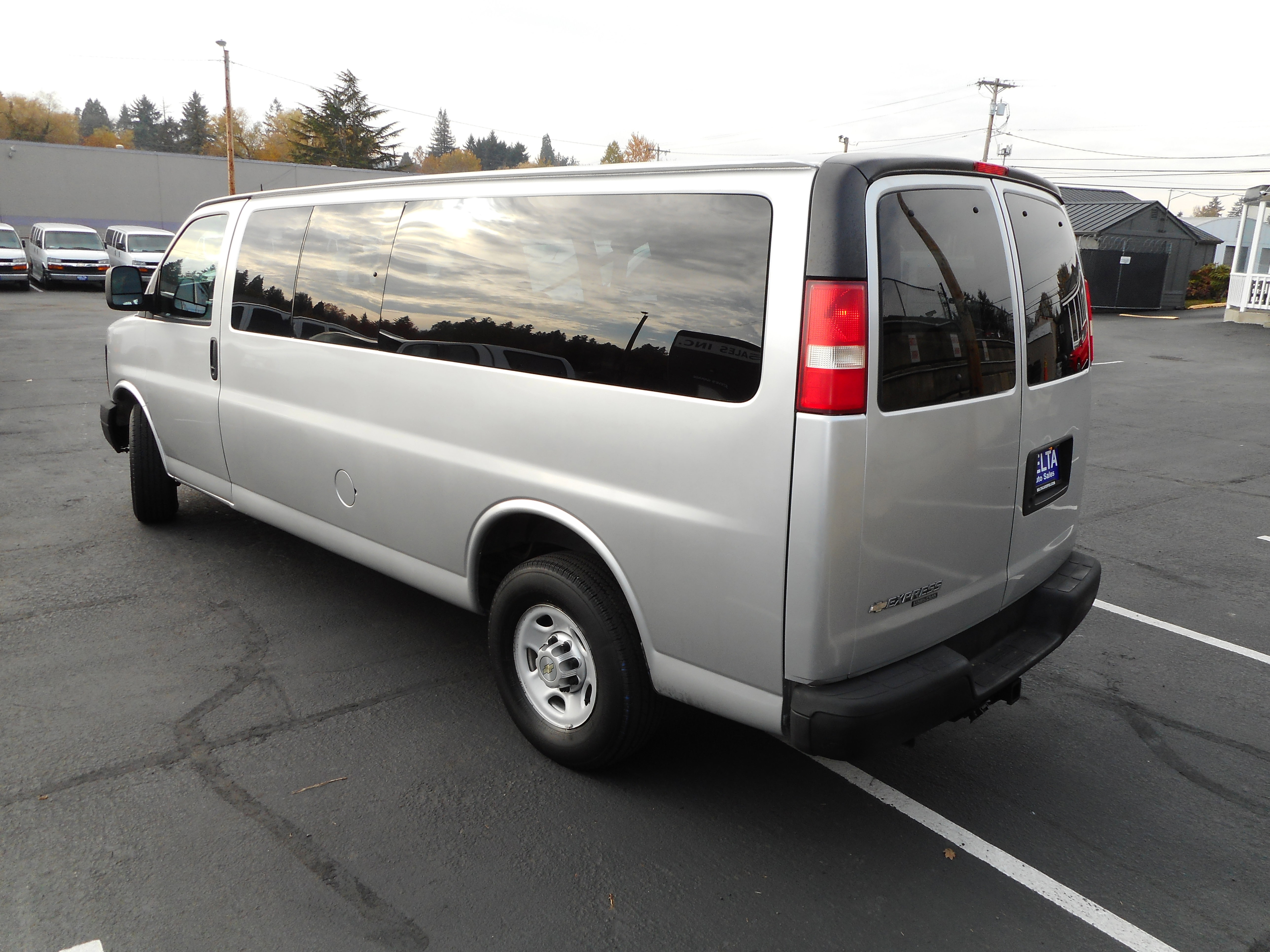Used 2014 Chevrolet Express 3500 LS image 11
