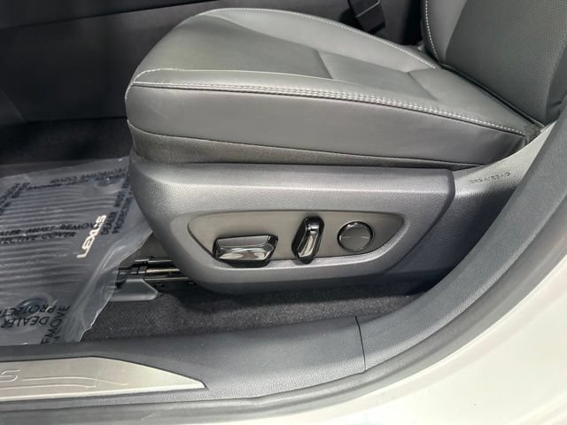 Used 2025 Lexus RX 350 Premium w/ Accessory Package AWD/4WD image 7