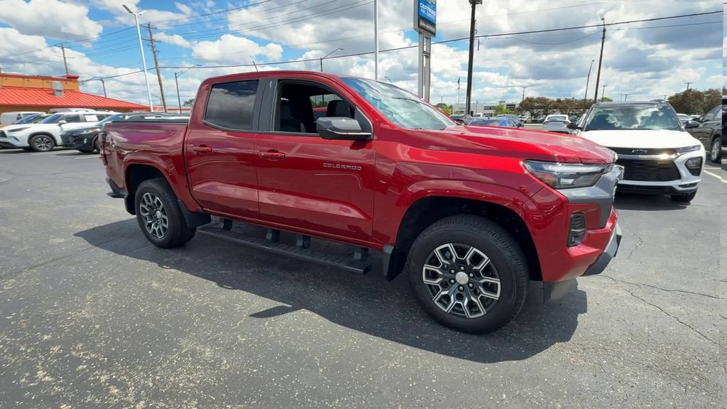 Used 2024 Chevrolet Colorado LT w/ LT Convenience Package III AWD/4WD image 2