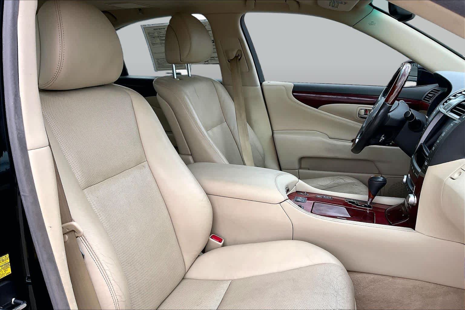 Used 2012 Lexus LS 460 w/ Comfort Pkg RWD image 7