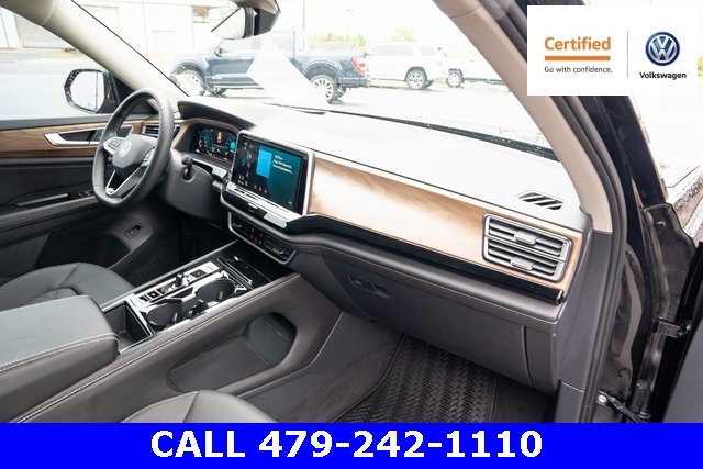 Certified 2024 Volkswagen Atlas SE w/ Black Wheel Package image 40