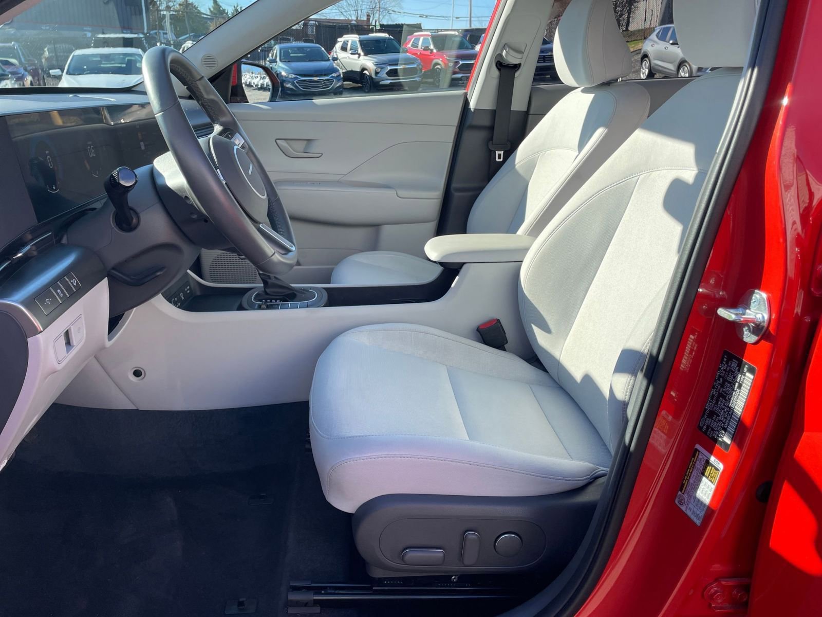 Used 2025 Hyundai Kona SEL image 27