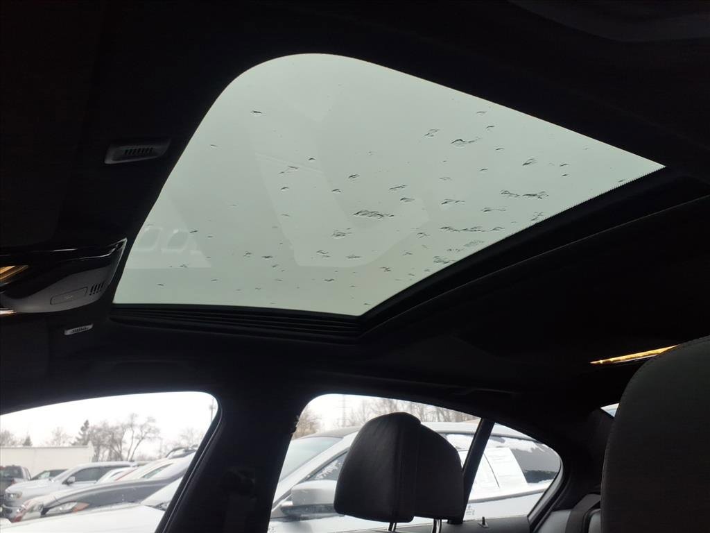 Used 2018 BMW M550i xDrive image 14