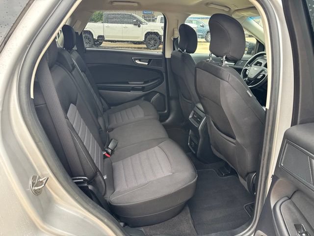 Used 2019 Ford Edge SE FWD image 24