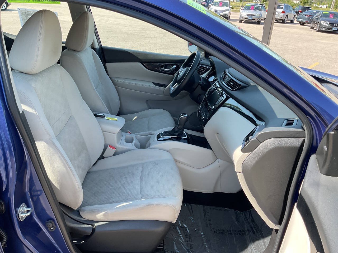 Used 2019 Nissan Rogue Sport SV FWD image 34