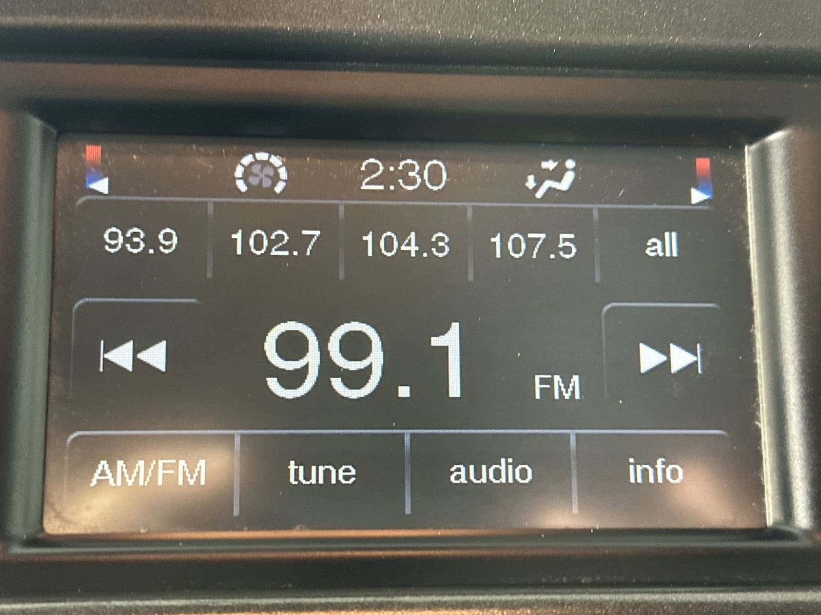 Used 2017 Dodge Journey SE image 16