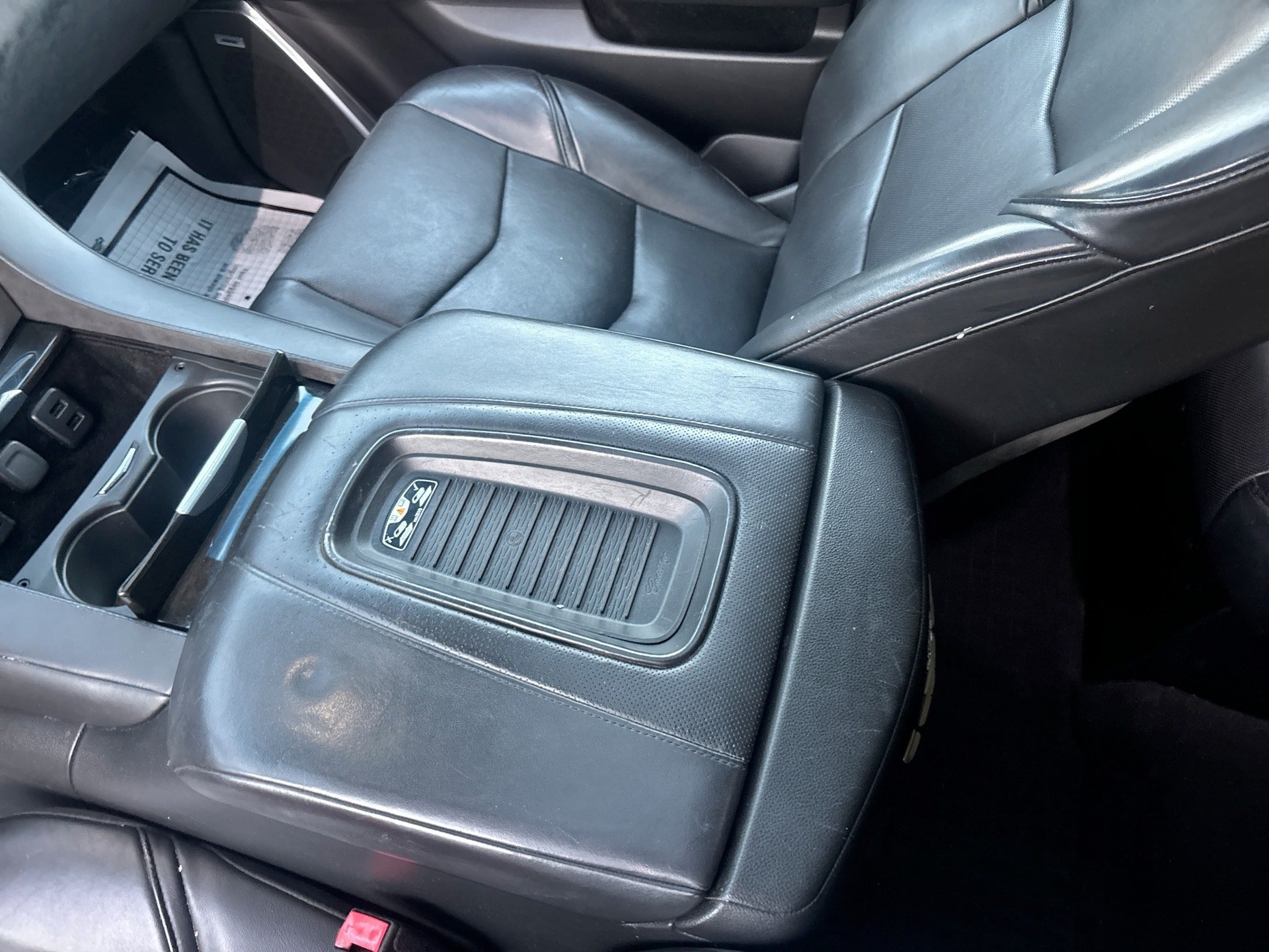 Used 2019 Cadillac Escalade ESV Platinum AWD/4WD image 24