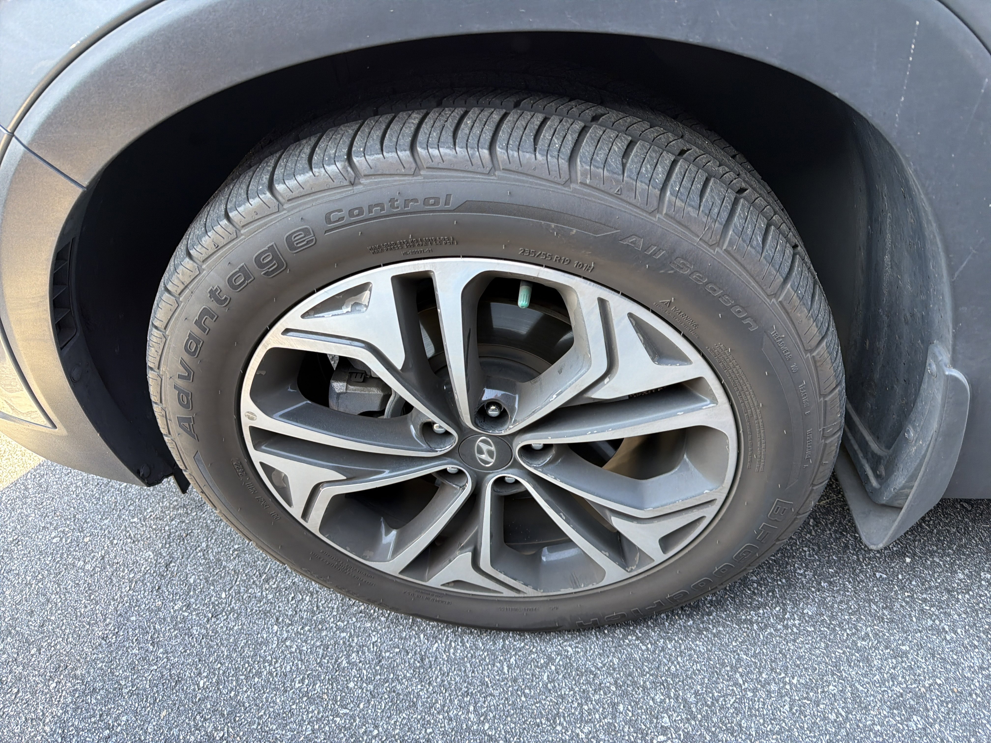 Used 2019 Hyundai Santa Fe Limited image 5