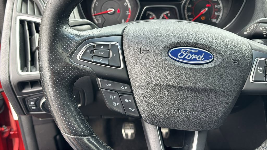 Used 2018 Ford Focus ST w/ Equipment Group 401A FWD image 17