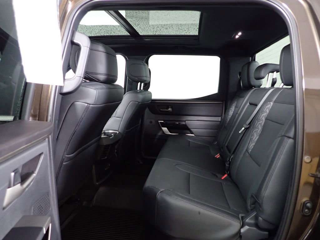 Used 2025 Toyota Tundra Limited AWD/4WD image 40