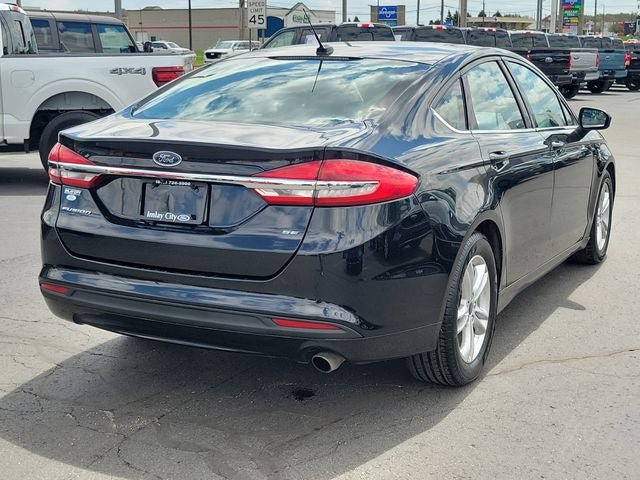Used 2018 Ford Fusion SE FWD image 4
