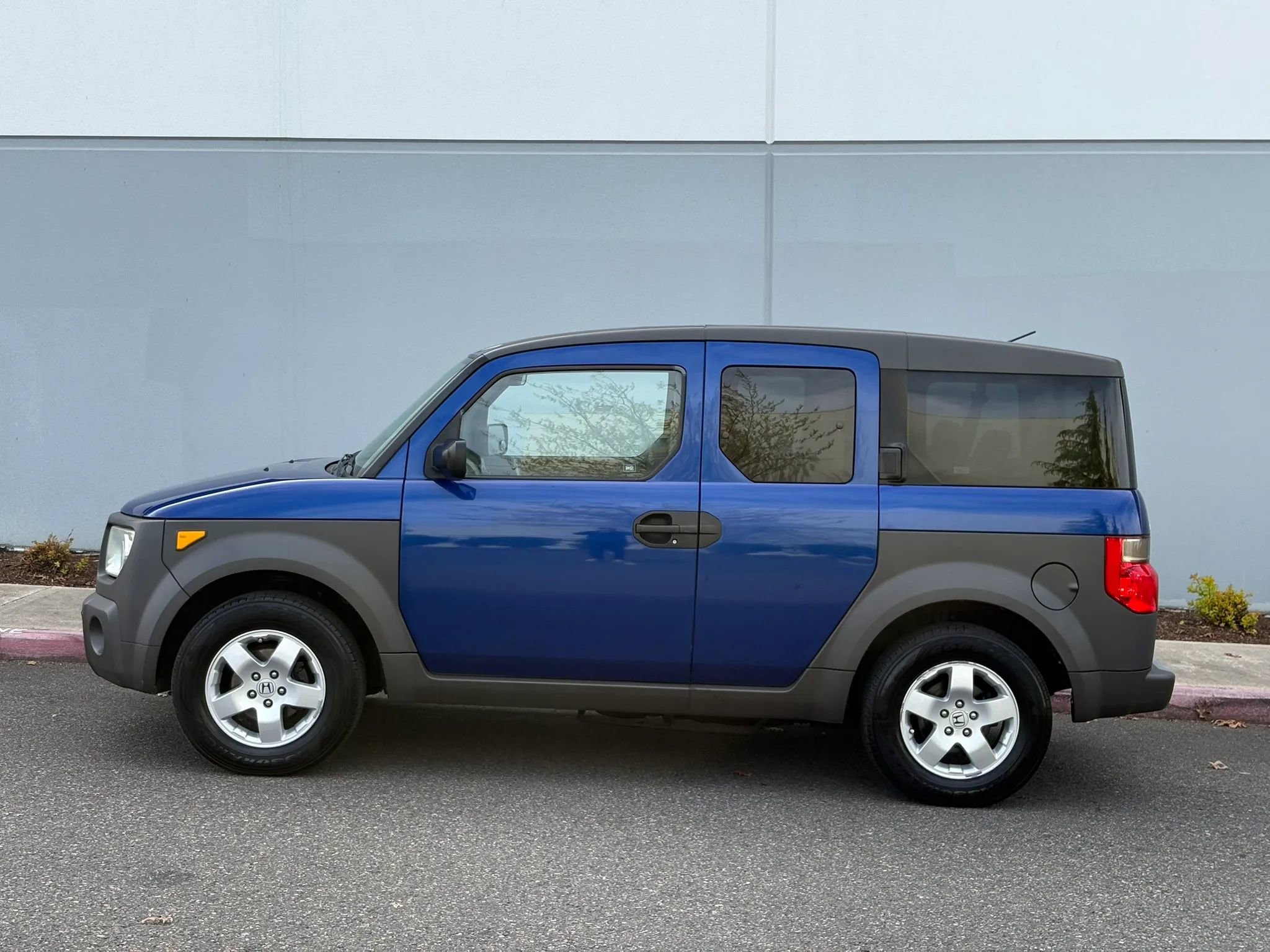 Used 2004 Honda Element EX image 3