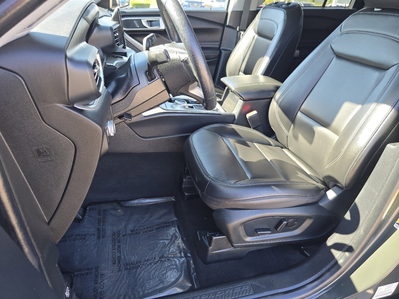 Used 2022 Ford Explorer XLT w/ Equipment Group 202A image 27