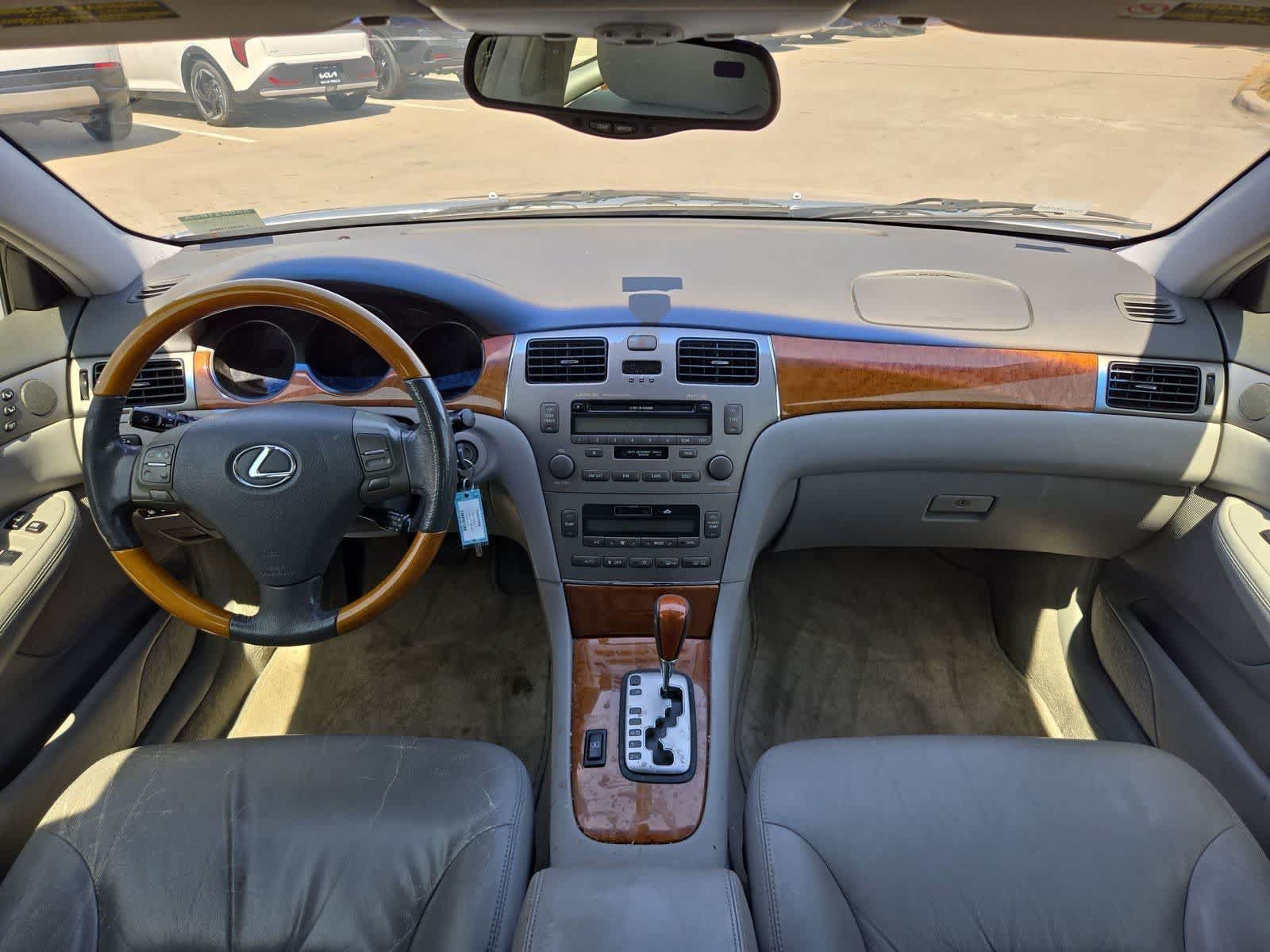 Used 2005 Lexus ES 330 w/ Preferred Accessory Pkg FWD image 13