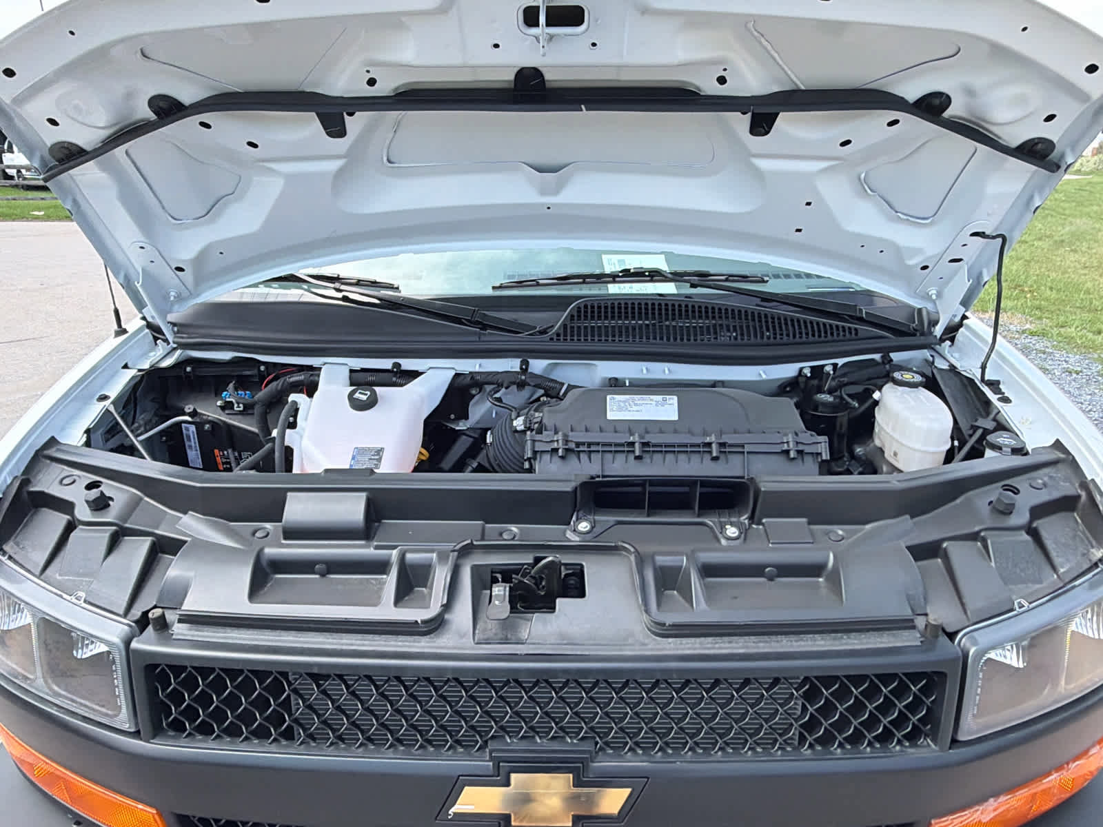 New 2025 Chevrolet Express 2500 w/ Driver Convenience Package image 6