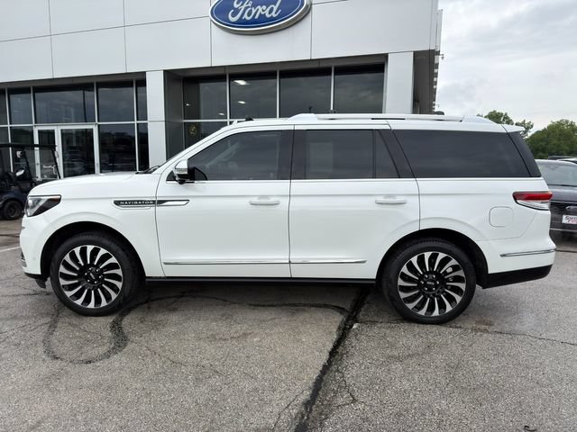 Used 2023 Lincoln Navigator Black Label AWD/4WD image 4