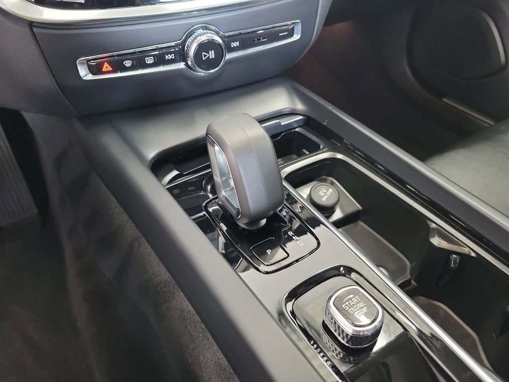 Used 2024 Volvo S60 B5 Core AWD/4WD image 29