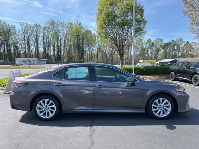 Used 2024 Toyota Camry LE w/ Convenience Package image 4