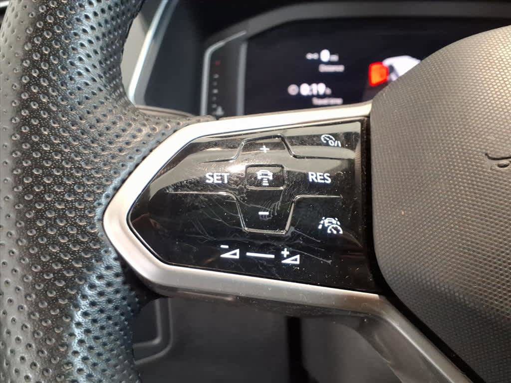 Used 2022 Volkswagen Tiguan SEL R-Line AWD/4WD image 15