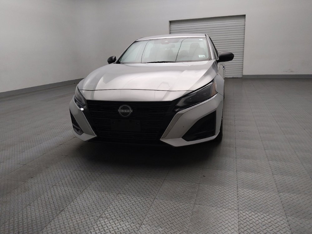 Used 2024 Nissan Altima 2.5 SV image 15