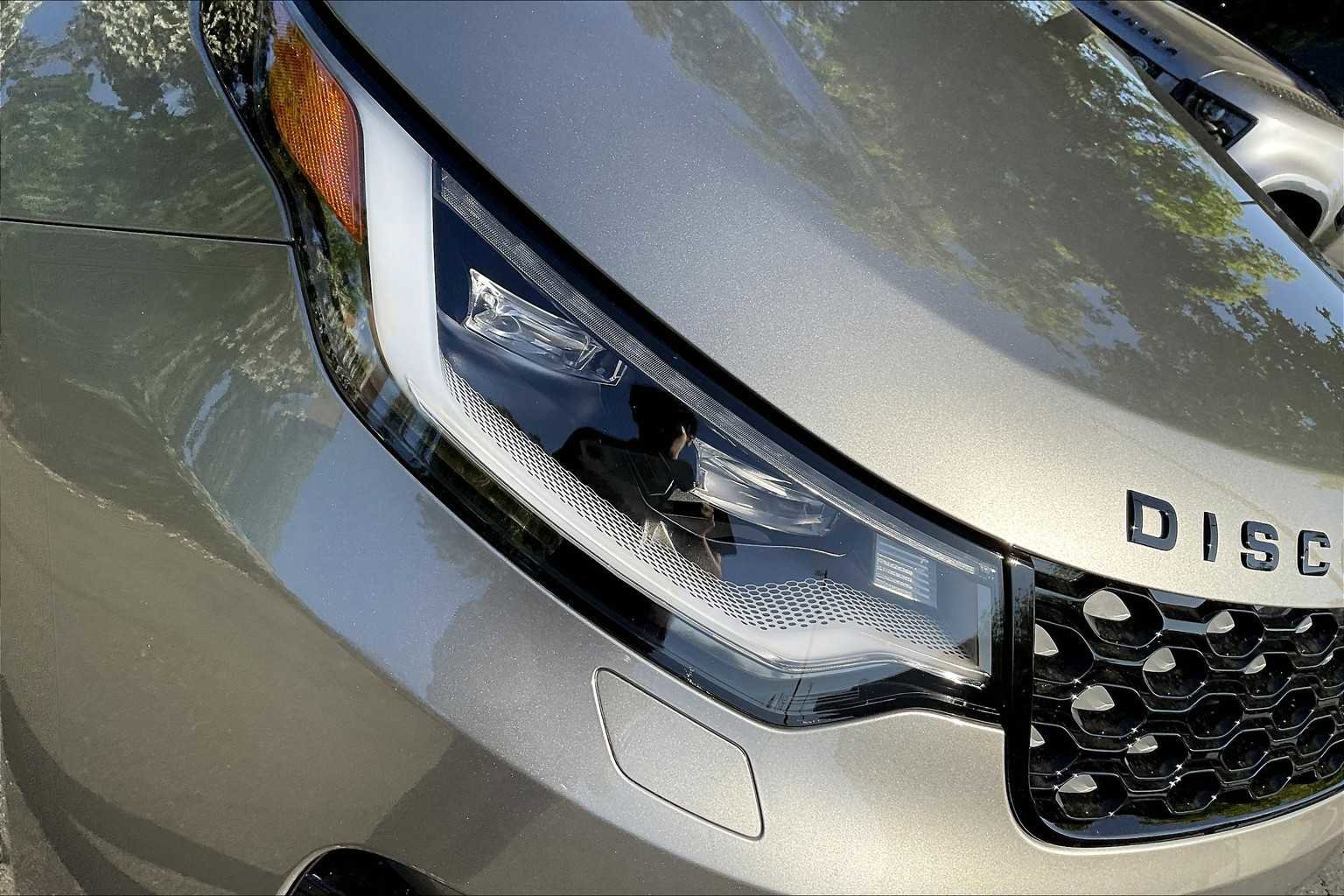 New 2025 Land Rover Discovery Dynamic SE image 33