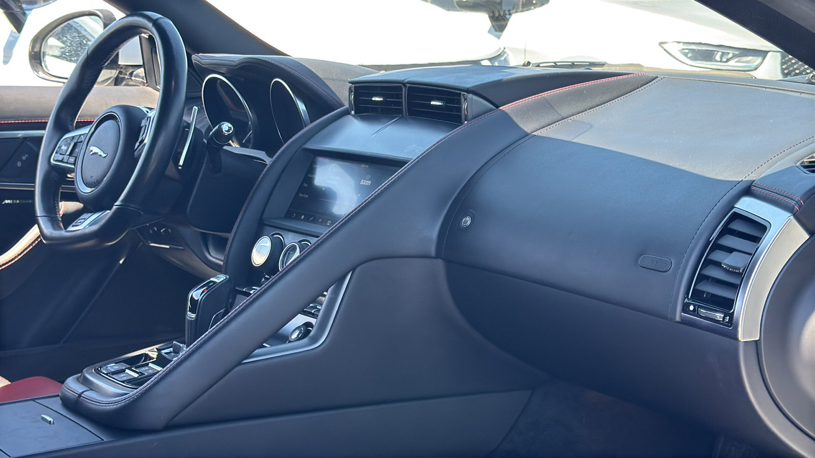 Used 2020 Jaguar F-TYPE R image 25