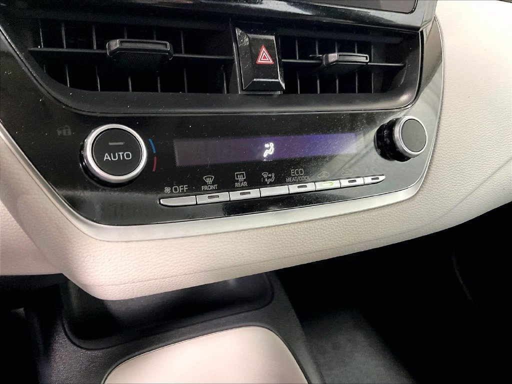 Certified 2025 Toyota Corolla LE FWD image 25