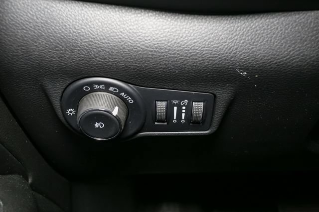 Used 2026 Jeep Compass Trailhawk AWD/4WD image 36