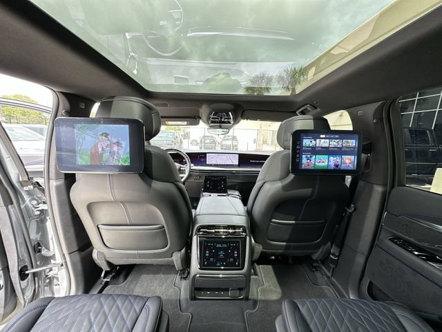 Certified 2026 Cadillac Escalade IQL Sport 1 w/ LPO, ONYX Package AWD/4WD image 31