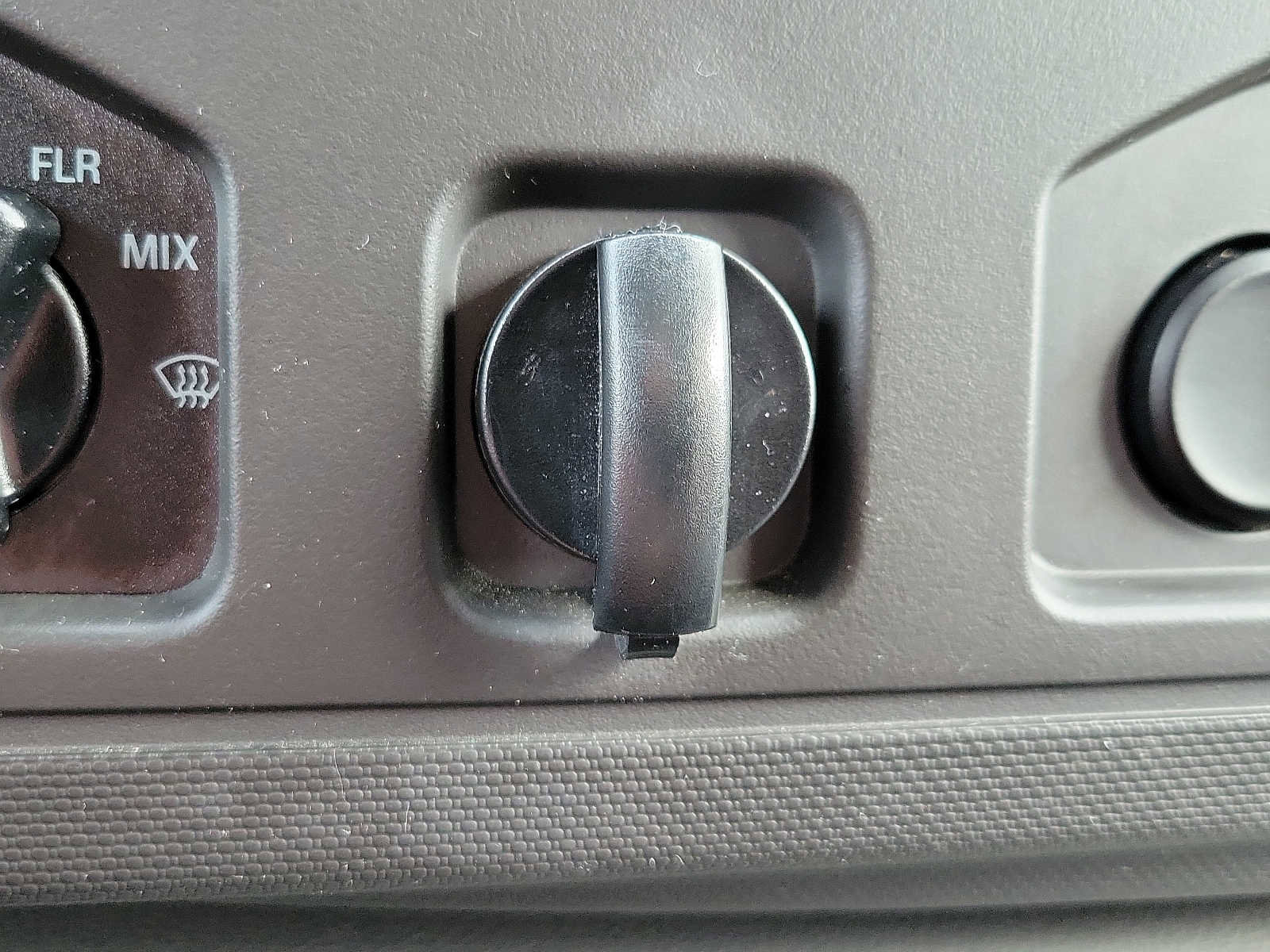 Used 2017 Ford E-350 and Econoline 350 Super Duty w/ Power Windows & Locks Group image 22