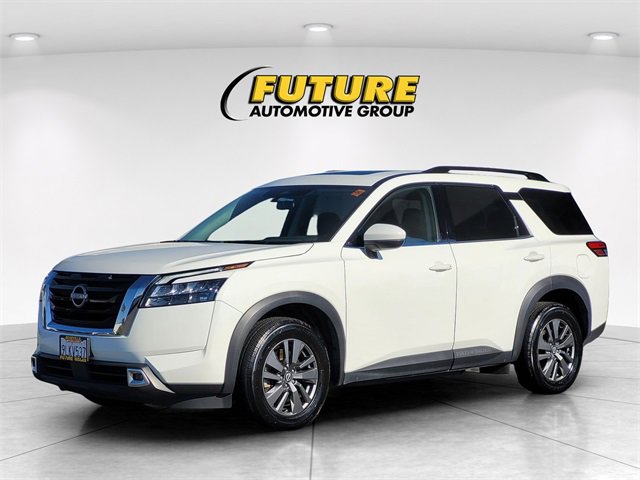 Used 2024 Nissan Pathfinder SV w/ SV Premium Package image 5