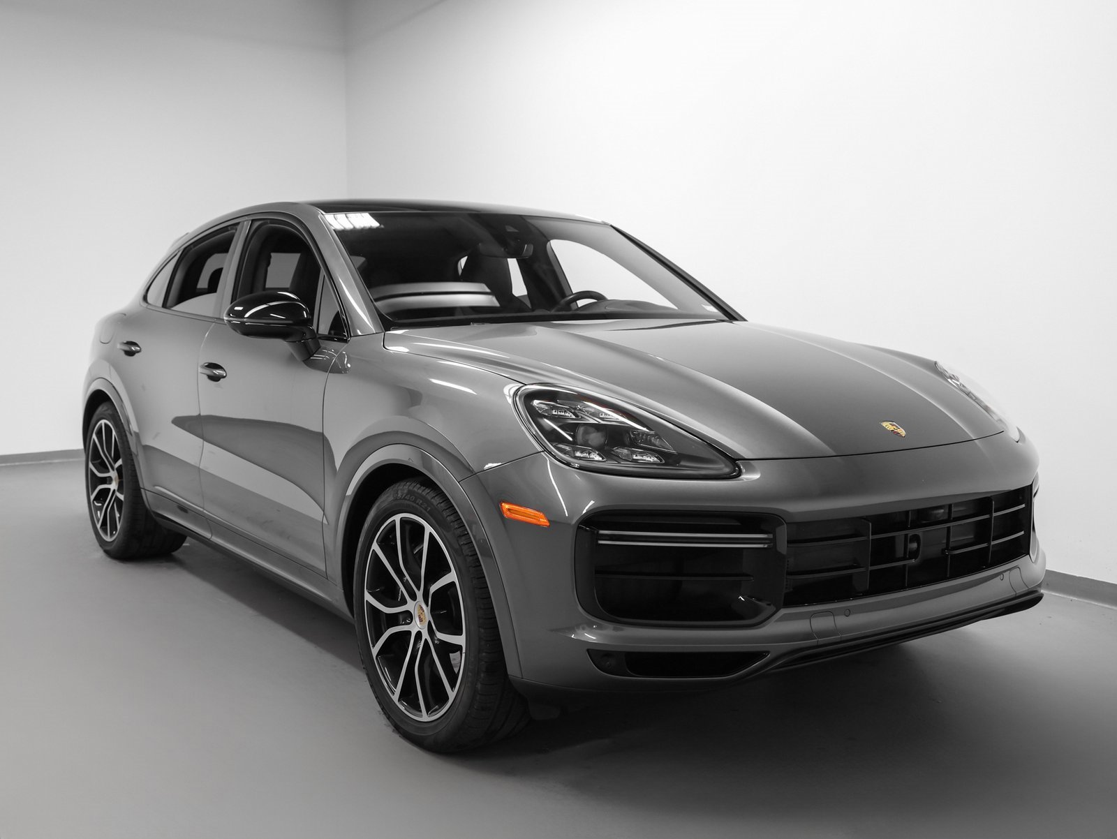 Used 2021 Porsche Cayenne Turbo image 10
