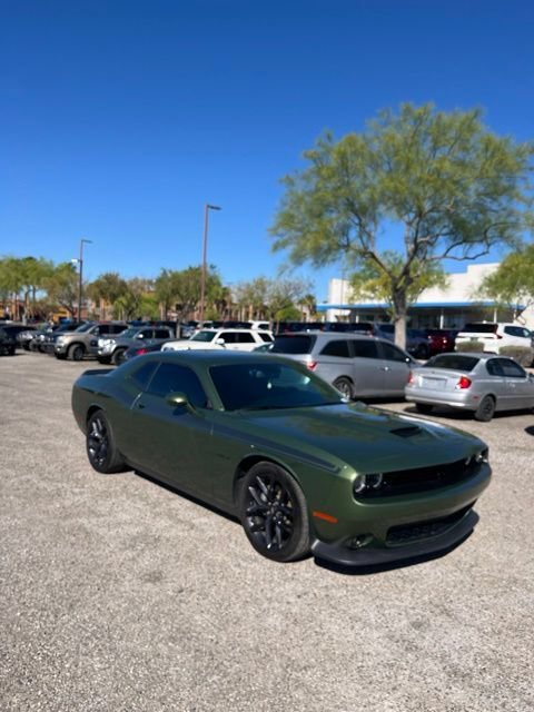 Used 2021 Dodge Challenger R/T w/ Driver Convenience Group RWD image 3