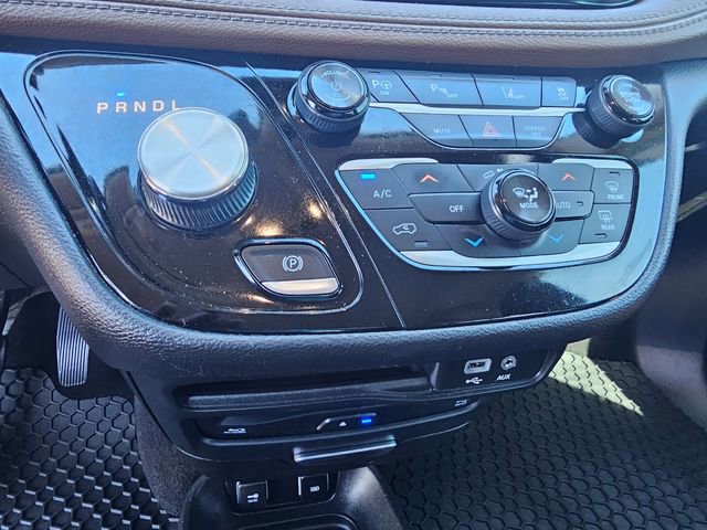 Used 2018 Chrysler Pacifica Limited w/ Advanced Safetytec Group image 23