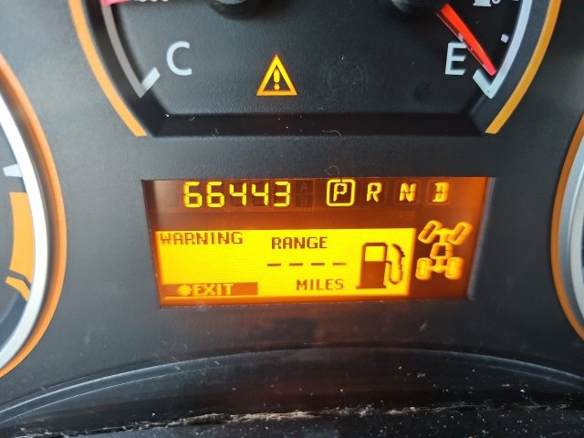 Used 2015 Nissan Titan SV w/ SV Value Truck Package image 18