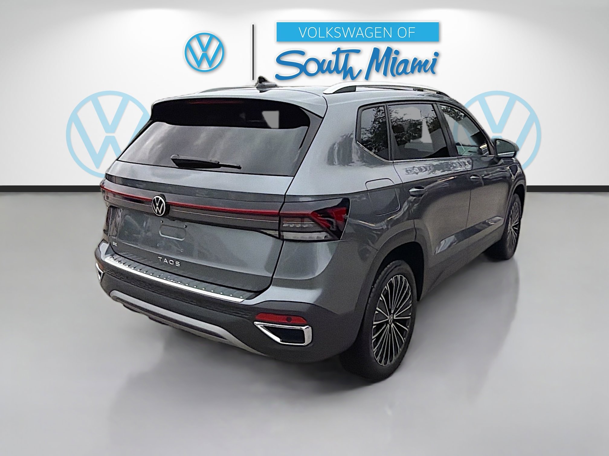 Certified 2025 Volkswagen Taos SE image 7