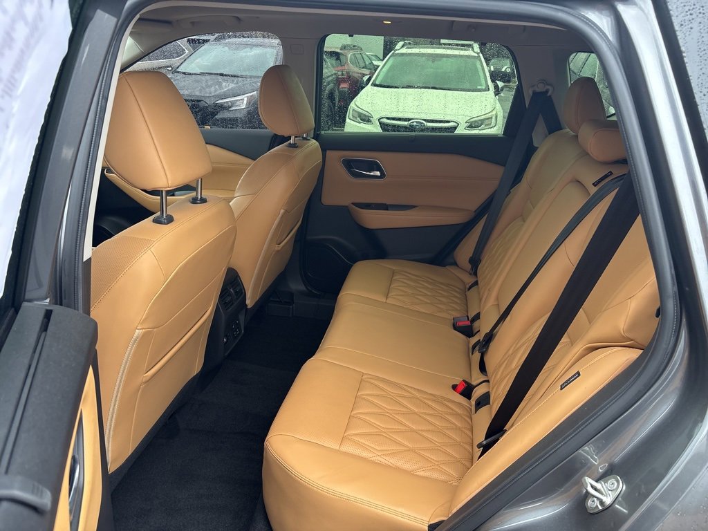 Used 2023 Nissan Rogue Platinum w/ Platinum Premium Package image 12