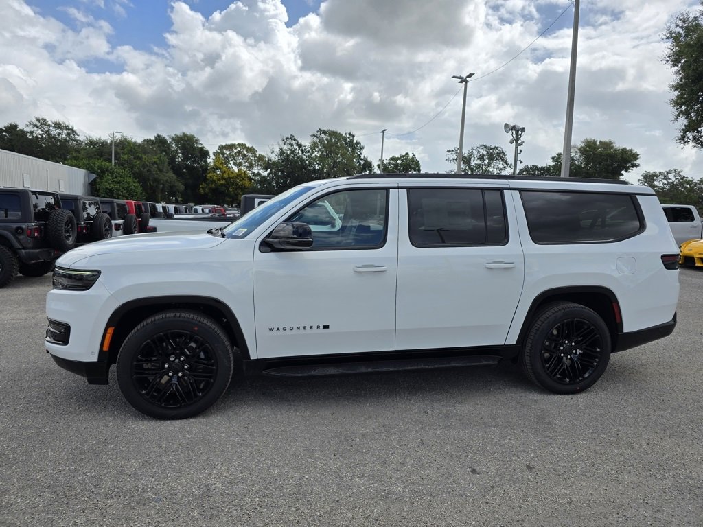 New 2025 Jeep Wagoneer L Series II w/ HD Trailer Tow Package w/25F image 3