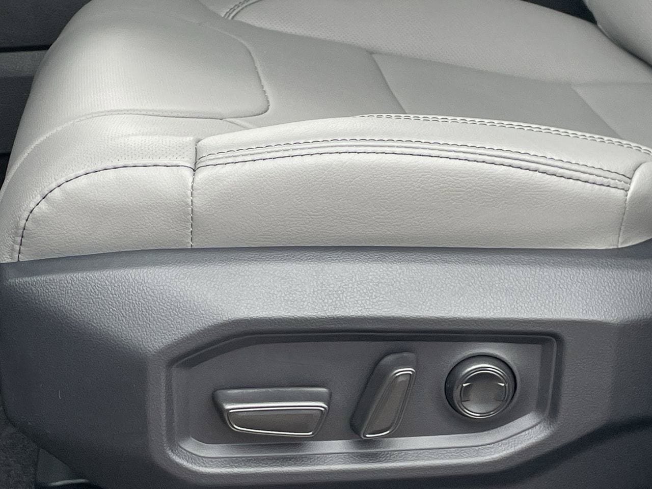New 2026 Toyota Tundra Limited AWD/4WD image 17
