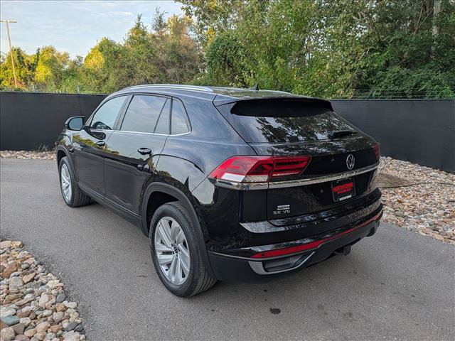 Used 2023 Volkswagen Atlas Cross Sport SE AWD/4WD image 3