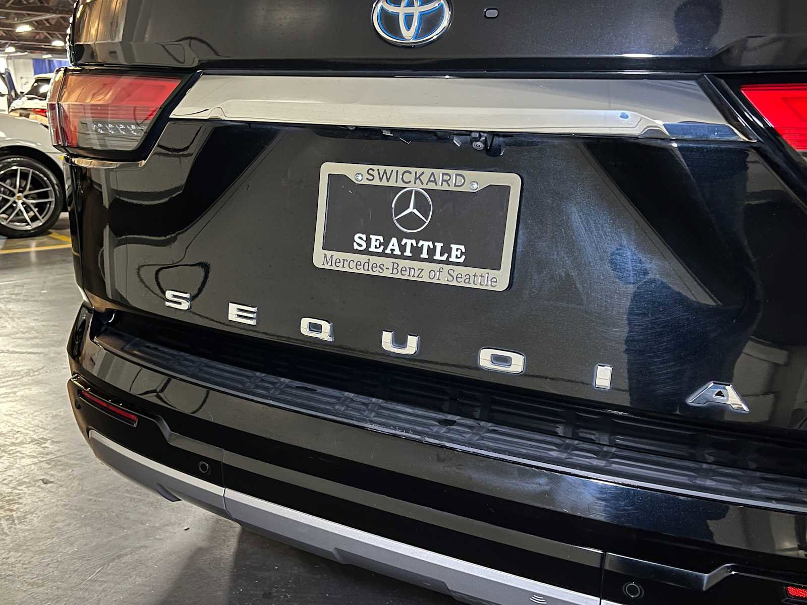 Used 2023 Toyota Sequoia Limited image 15