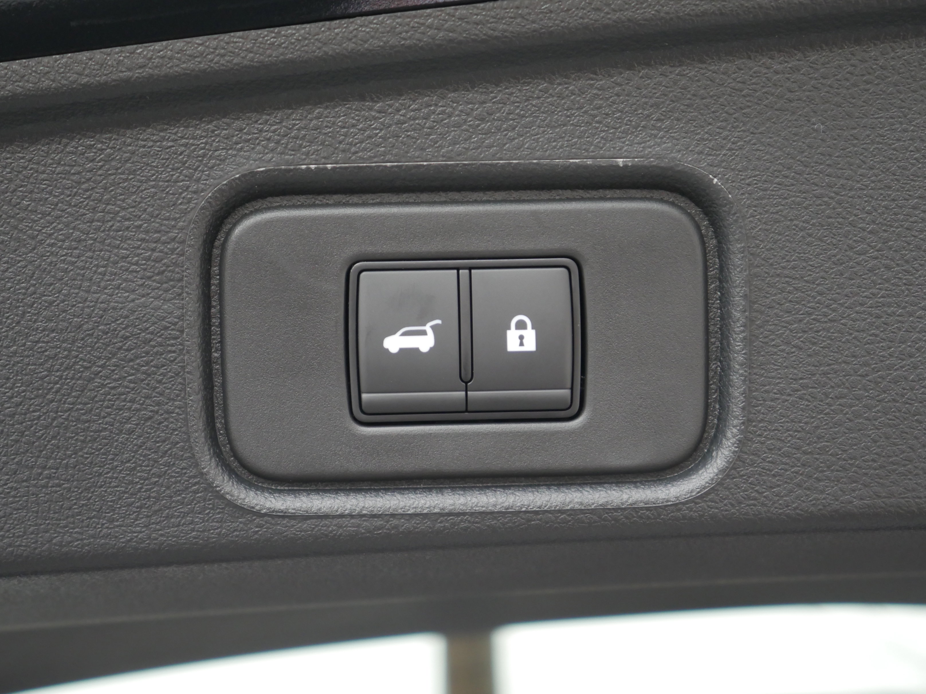 Certified 2025 Nissan Pathfinder Platinum w/ Cargo Package image 27