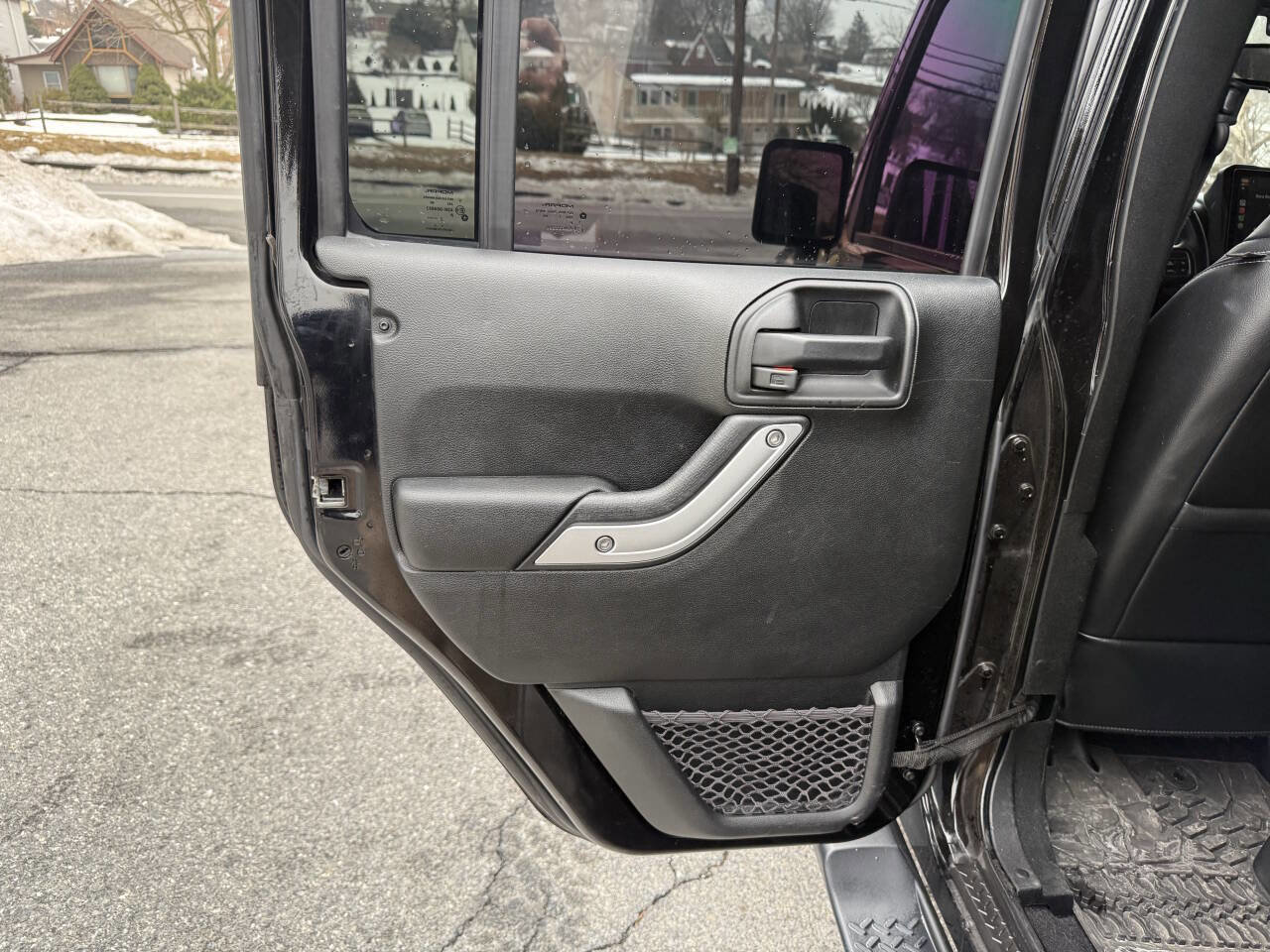 Used 2017 Jeep Wrangler Unlimited Sahara w/ Connectivity Group image 17