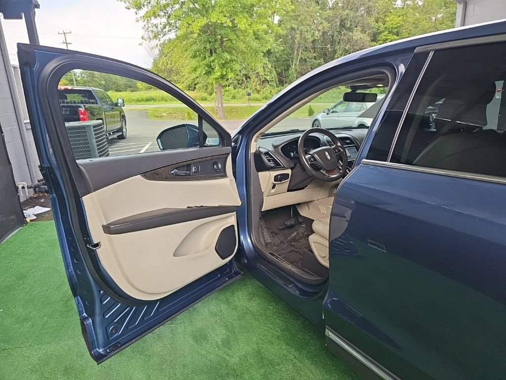 Used 2019 Lincoln Nautilus Reserve AWD/4WD image 35