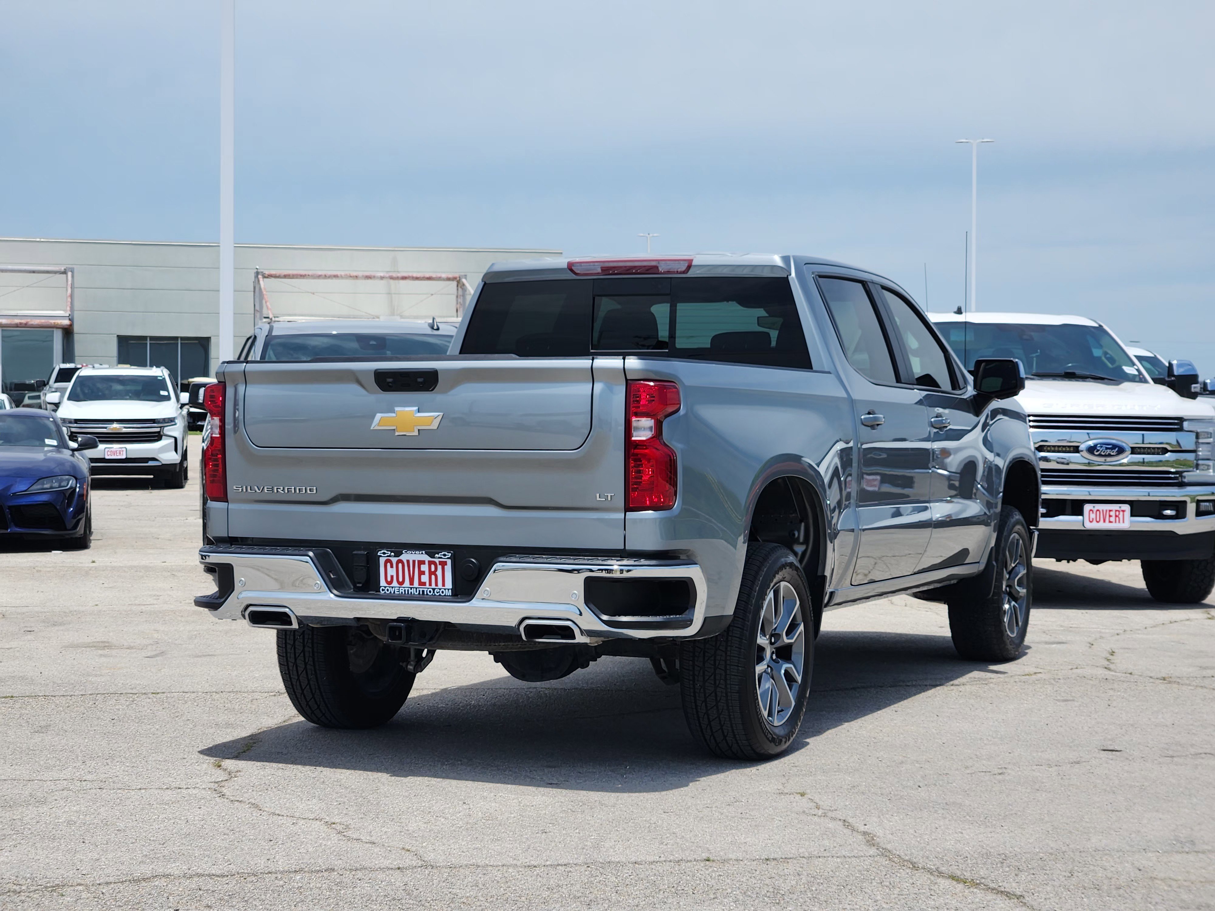 Used 2024 Chevrolet Silverado 1500 LT w/ Z71 Off-Road Package AWD/4WD image 7