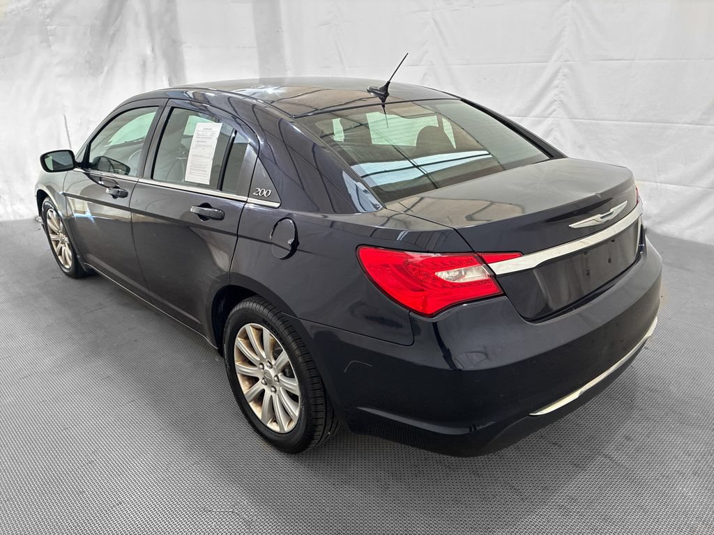 Used 2012 Chrysler 200 Touring w/ Cold Weather Group FWD image 4