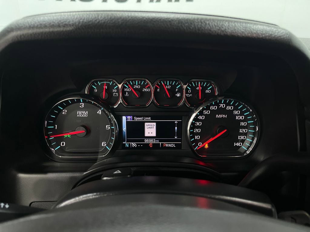 Used 2017 Chevrolet Suburban LT image 23