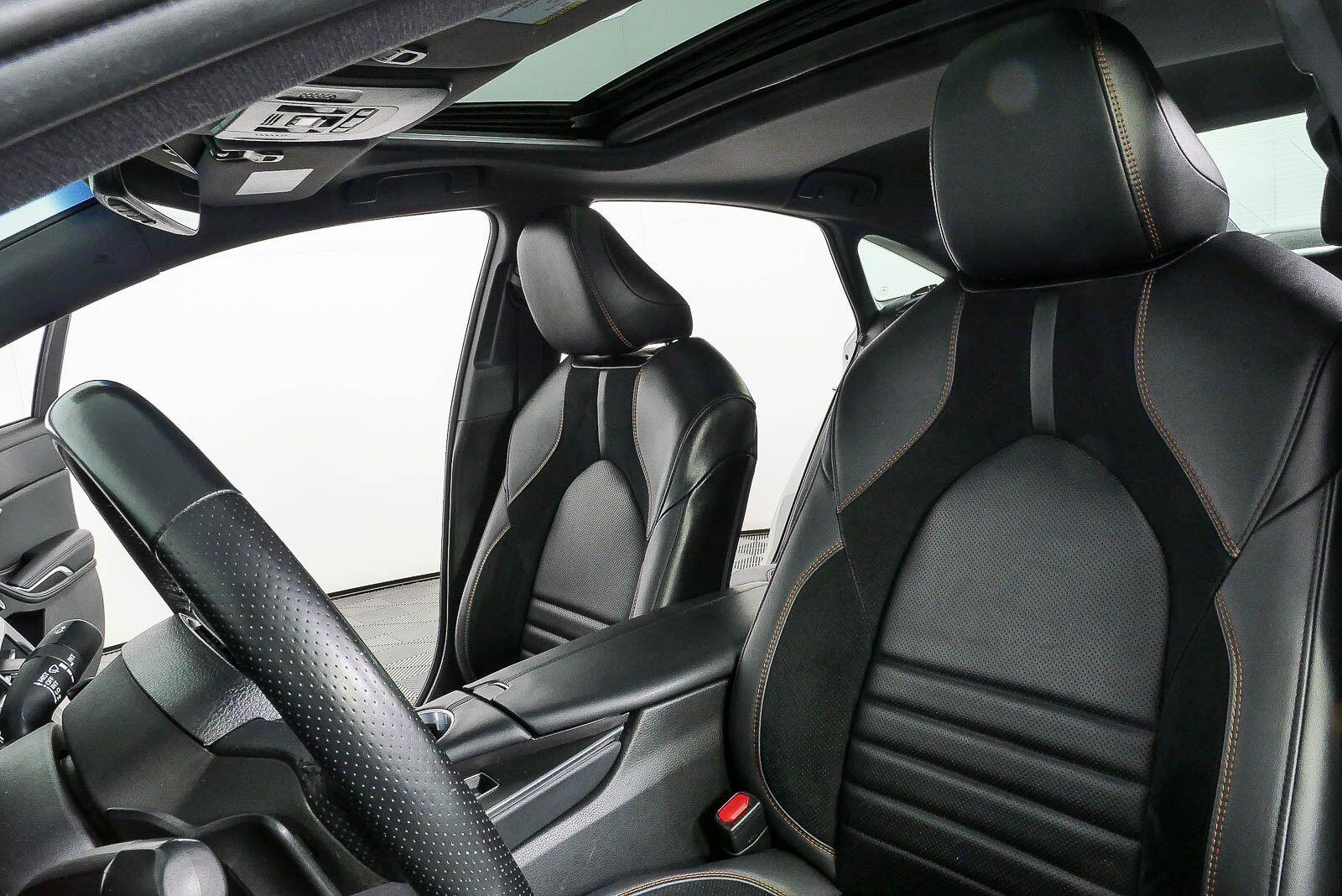 Used 2021 Toyota Avalon XSE FWD image 3