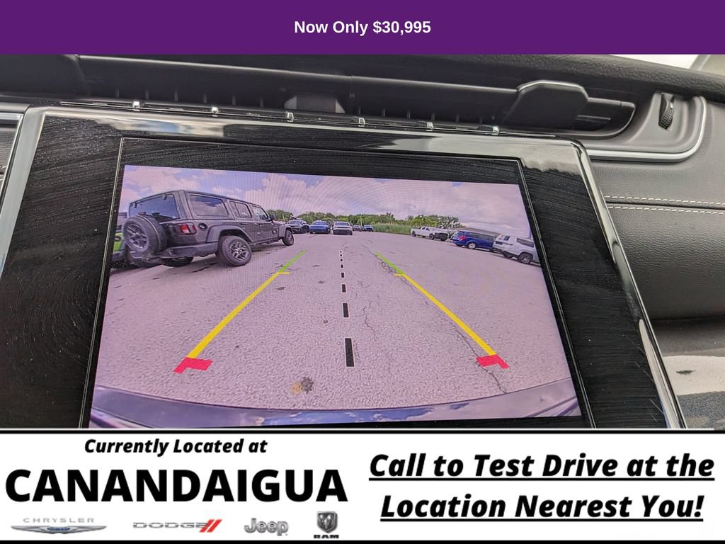 Used 2023 Jeep Grand Cherokee Laredo AWD/4WD image 20